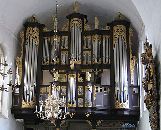 [bild] Hus/Schnitger-orgeln i Stade ~ Fasaden