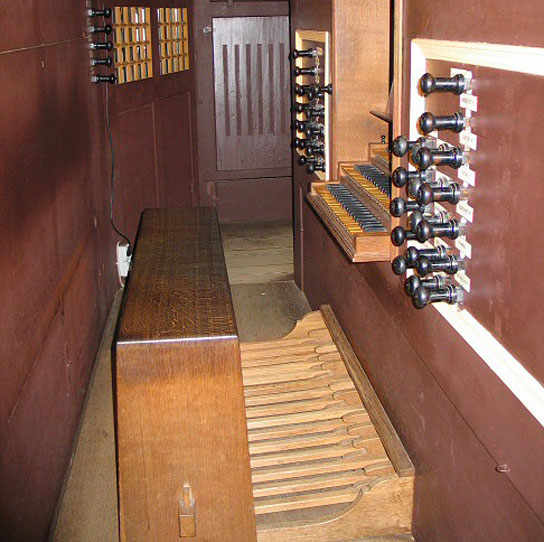 [bild] Hus/Schnitger-orgeln i Stade ~ Spelbordet och baksidan av ryggpositivet