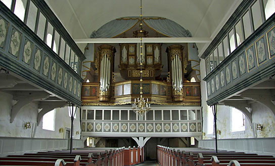 [bild] Steinkirchen ~ Kyrkorummet (foto © OAM)